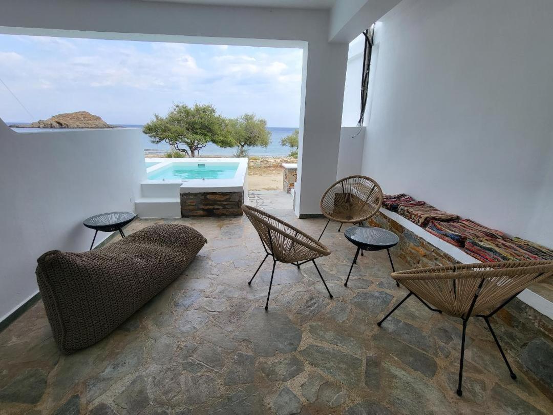 Hébergement de vacances Lareroom 3 σπίτι μπροστά στη παραλία με μικρή πισίνα *